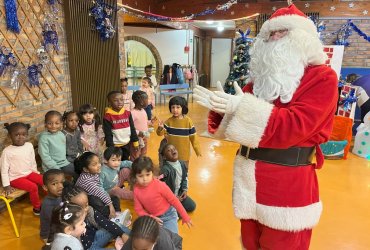 PÈRE NOËL DANS LES ÉCOLES ET CENTRES DE LOISIRS